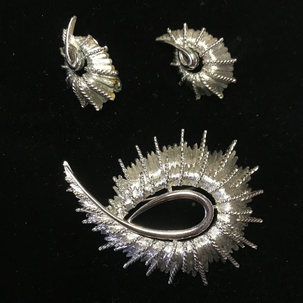 Monet Spikey Brooch & Earrings